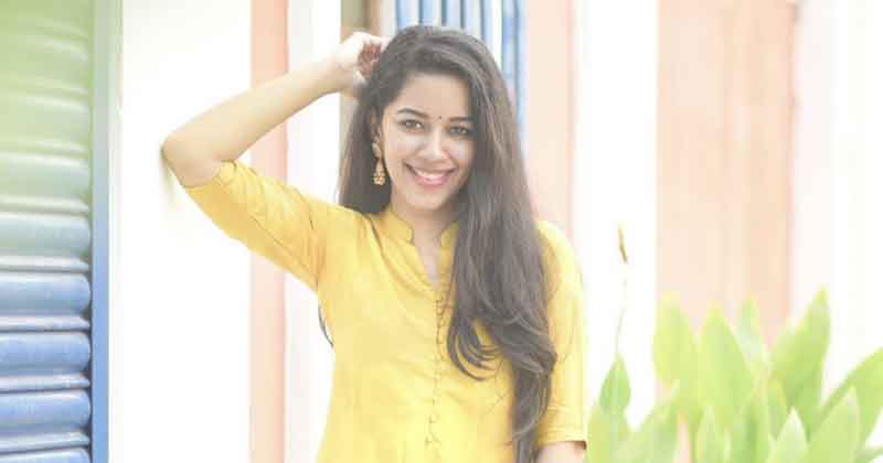 Mirnalini Ravi Gorgeous Photos