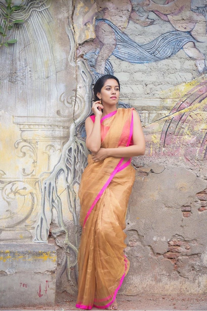 Mirnalini Ravi Trendy Pictures Mirnalini Ravi Trendy Pictures