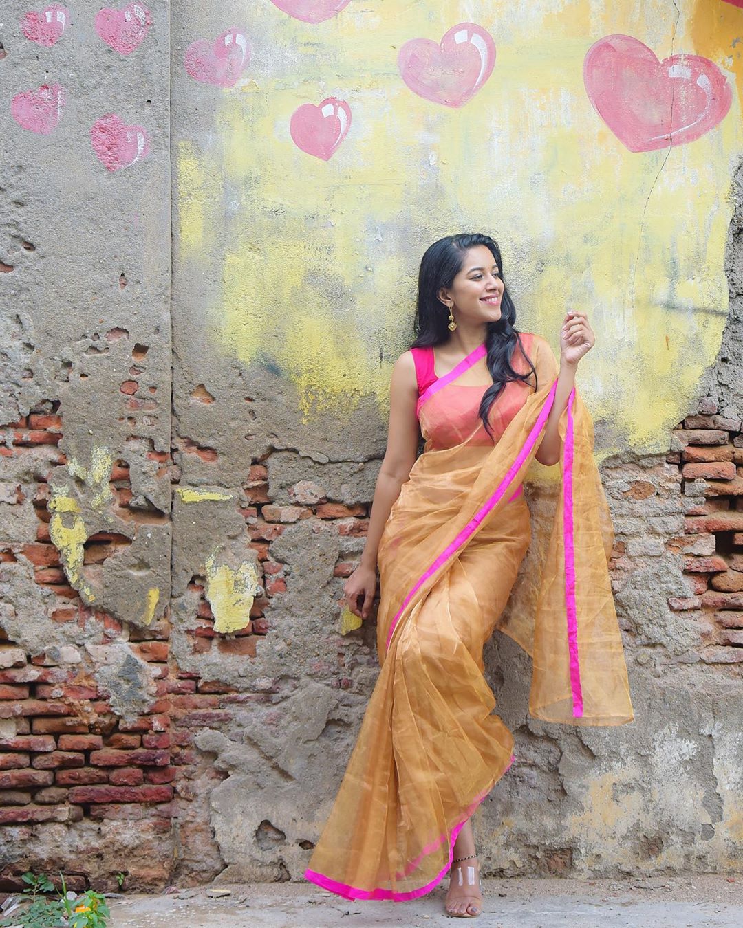 Mirnalini Ravi Trendy Pictures Mirnalini Ravi Trendy Pictures