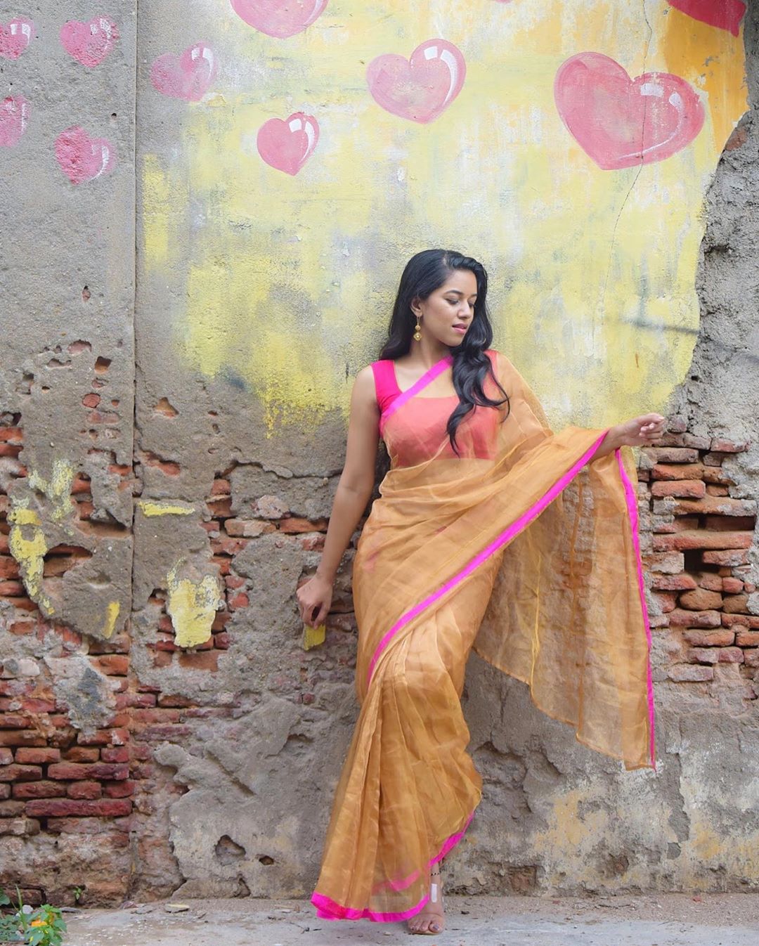 Mirnalini Ravi Trendy Pictures Mirnalini Ravi Trendy Pictures