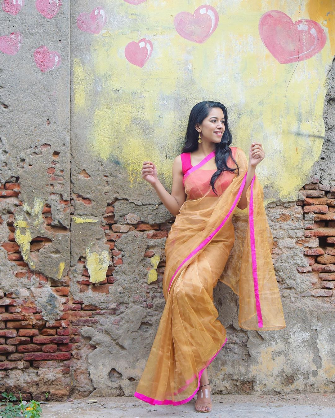 Mirnalini Ravi Trendy Pictures Mirnalini Ravi Trendy Pictures