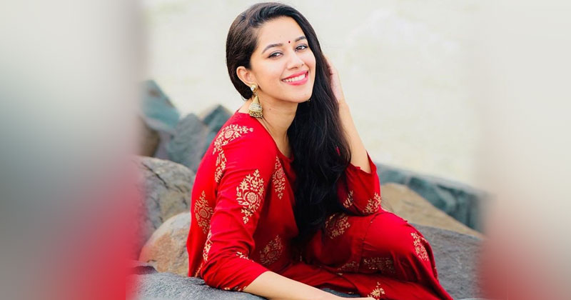 MirnaliniRavi lovely pics