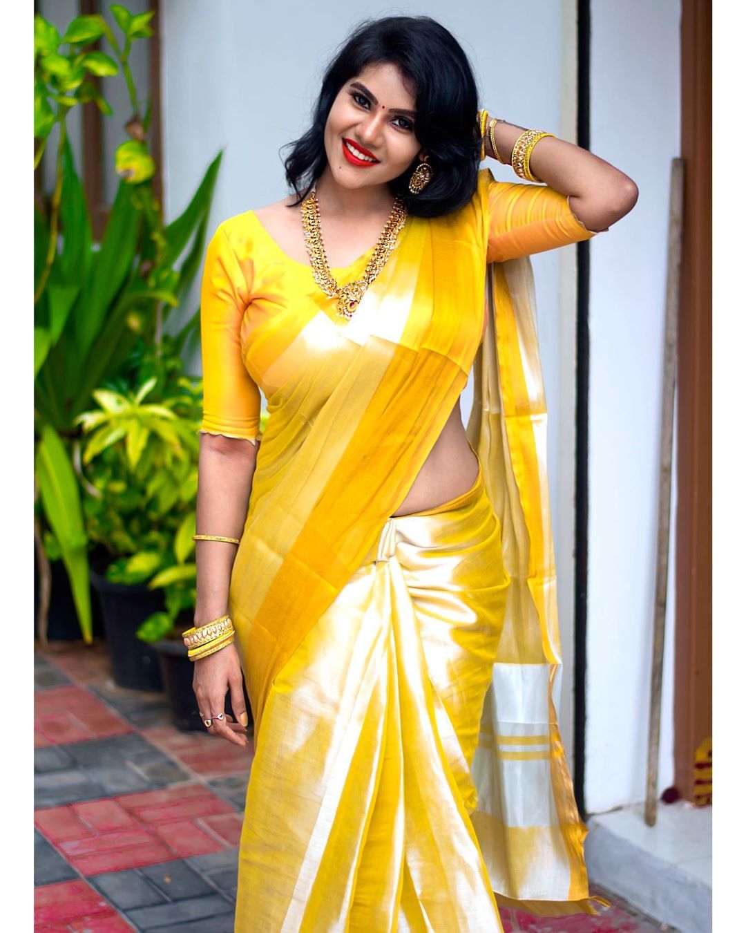 Nivisha beautiful images Nivisha beautiful images