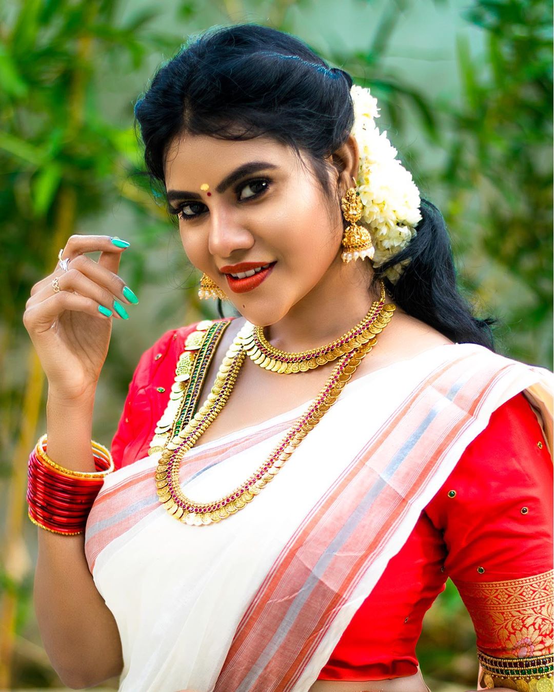 Nivisha beautiful images Nivisha beautiful images