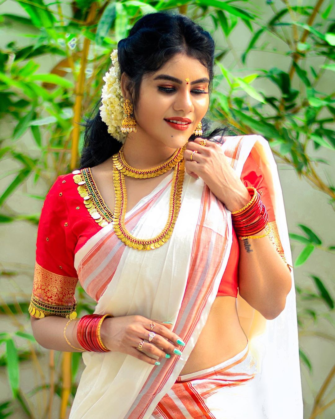 Nivisha beautiful images Nivisha beautiful images