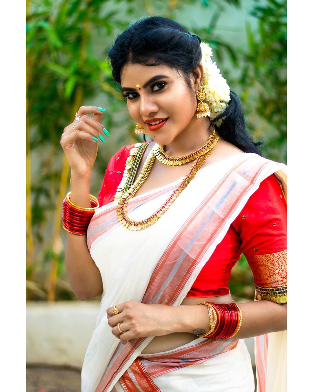 Nivisha beautiful images Nivisha beautiful images
