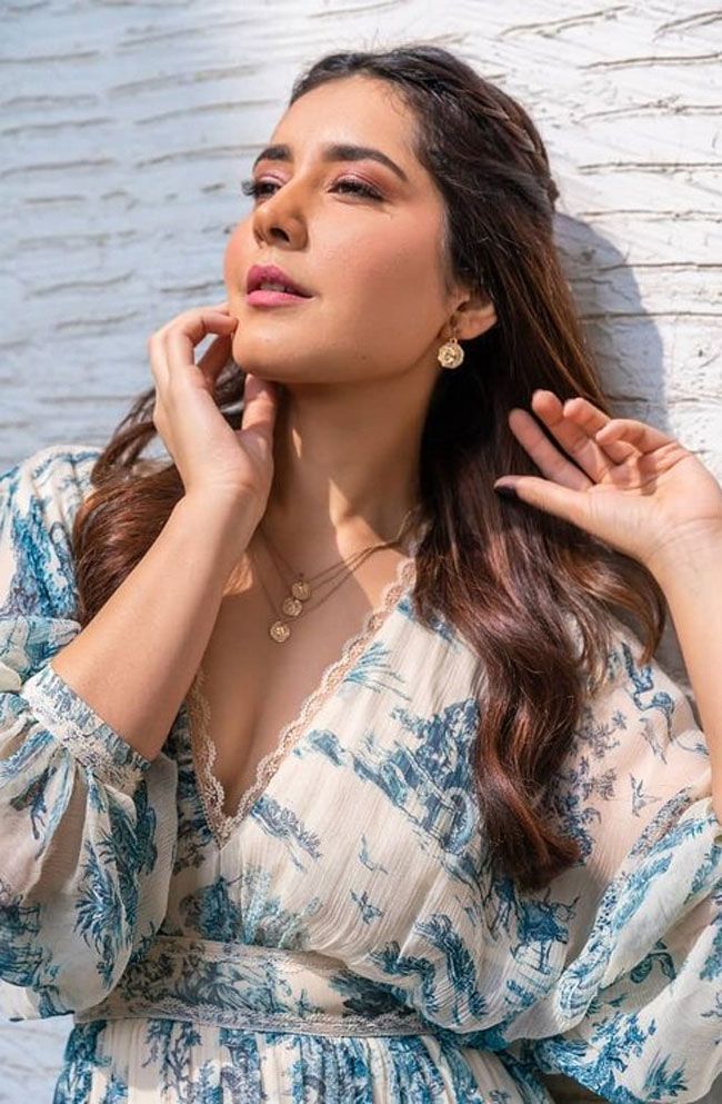 Raashi Khanna Latest Gallerys Raashi Khanna Latest Gallerys