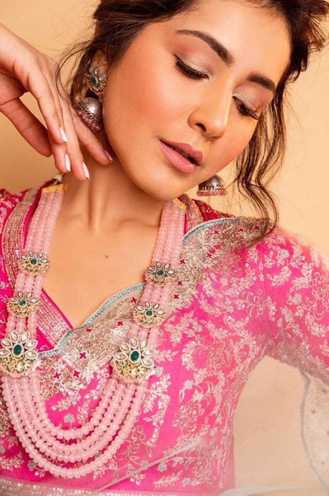 Raashi Khanna Latest Gallerys Raashi Khanna Latest Gallerys