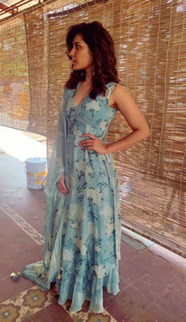 Raashi Khanna Latest Gallerys Raashi Khanna Latest Gallerys