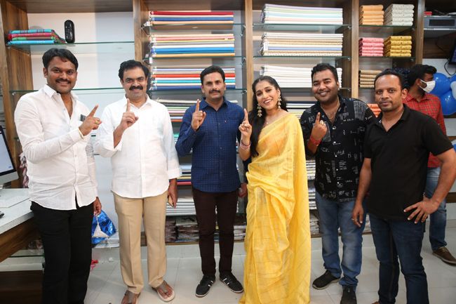 Rashmi Gautam At Lenin House First Anniversary