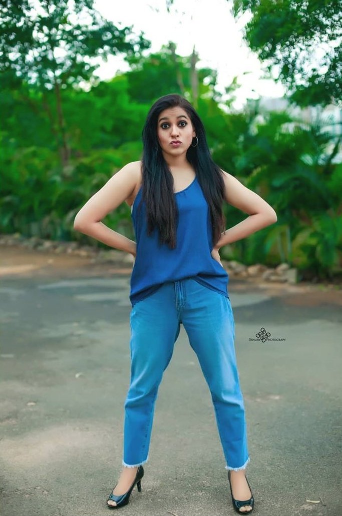 Rashmi Gautam Beautiful Pictures Rashmi Gautam Beautiful Pictures