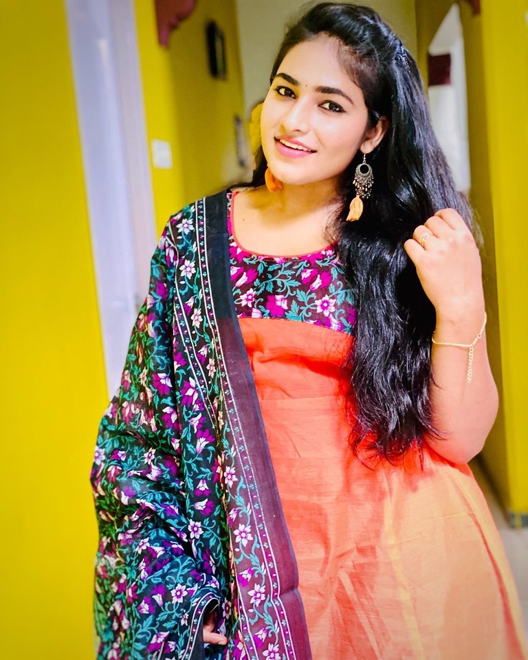 Shruthi Selvam Cute Wallpapers Shruthi Selvam Cute Wallpapers