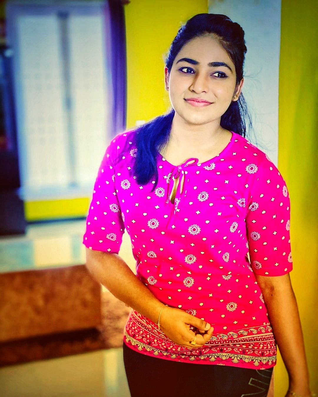 Shruthi Selvam Cute Wallpapers Shruthi Selvam Cute Wallpapers