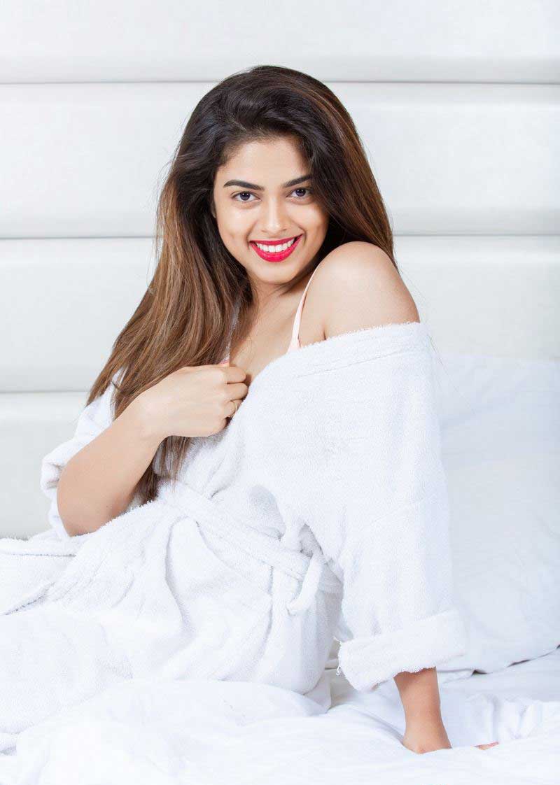 Siddhi Idnani New HD Stills Siddhi Idnani New HD Stills