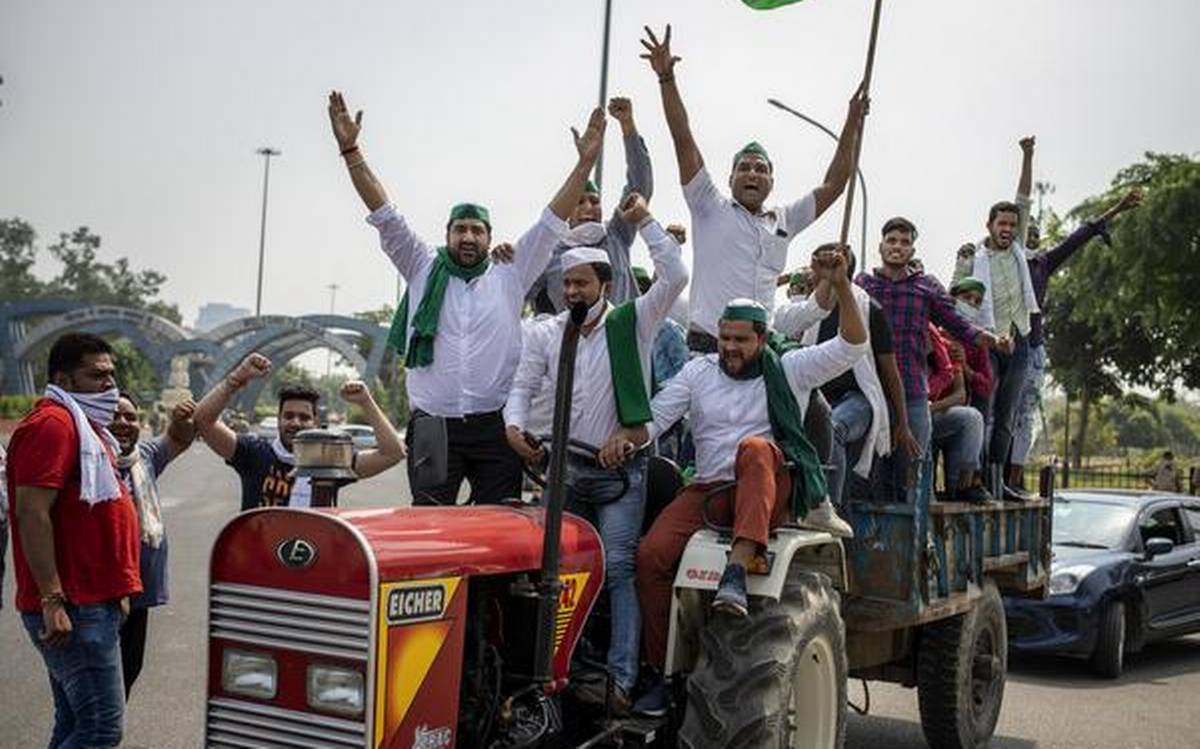 బీజేపీ పరువును మంటలో కలుపుతున్న కాంగ్రెస్.. ఢిల్లీలో ఉద్రిక్తంగా మారిన పరిస్దితులు !