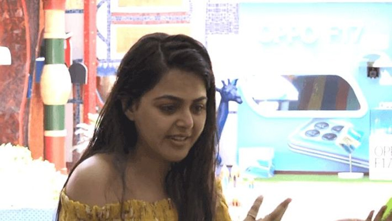 Bigg Boss 4 telugu Monal Gajjar And Jabardasth Avinash Issue