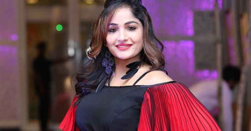 అలా చేసిన వారిని ఇంతవరకు చూడలేదు.. పవన్‌పై మాధవీలత కామెంట్స్