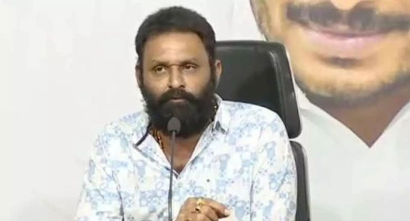 జగన్ చెప్పలేక నానితో చెప్పించారా… అమరావతికి ఆ అదృష్టం కూడా లేదా…?