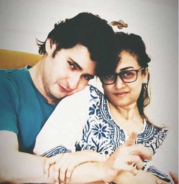 Mahesh Babu And Namrata latest Pic Goes Viral Mahesh Babu And Namrata latest Pic Goes Viral