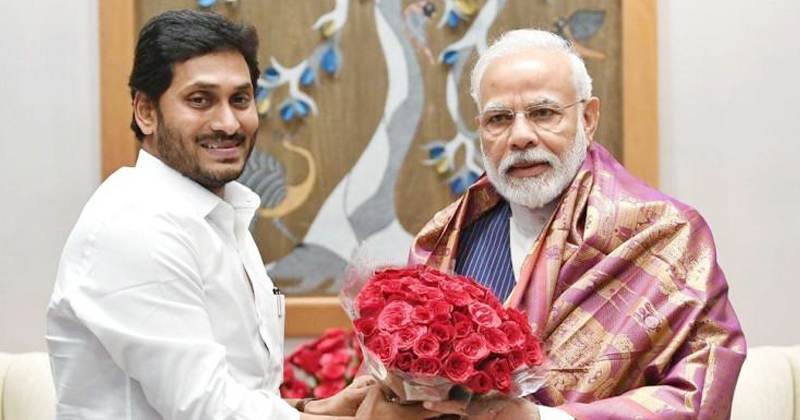 క్రూషియల్ మ్యాటర్ లో జగన్ వెనక కొండంత అండగా నిలబడ్డ మోడీ ..!!