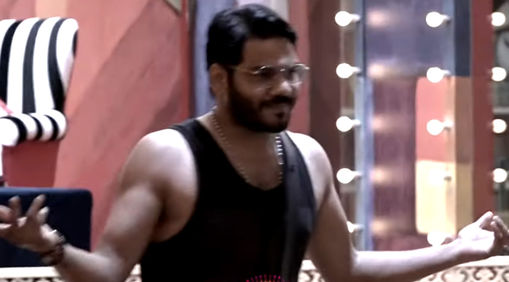 bigg boss contestants fire on ariyana and syed sohail