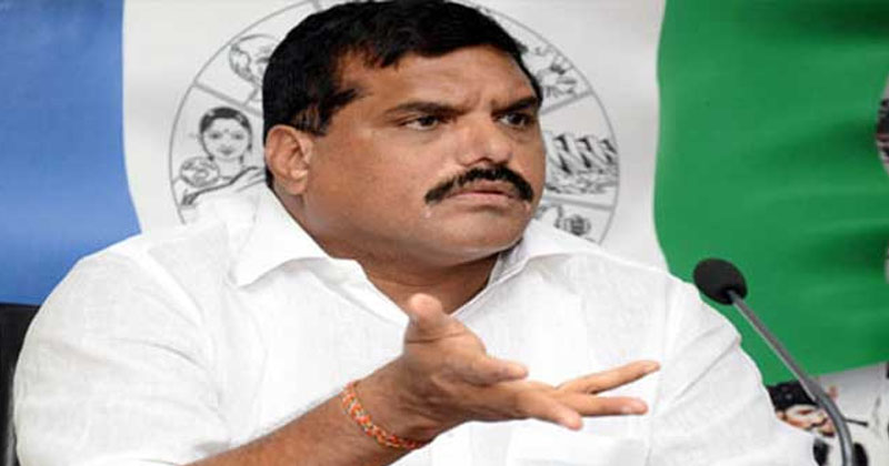 ఆ మహిళా మంత్రి బొత్స  డామినేషన్ను  తట్టుకోలేకపోతున్నారా ?