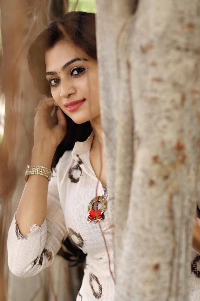 Asha Parthalom beautiful pics Asha Parthalom beautiful pics