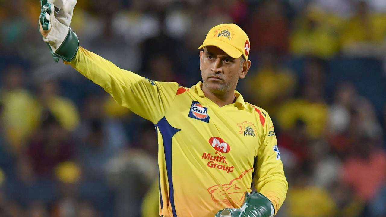 ఐపీఎల్ కింగ్స్ .. ధోని రూ. 150 కోట్లు , రోహిత్ రూ. 131 కోట్లు , విరాట్ రూ.126 కోట్లు !