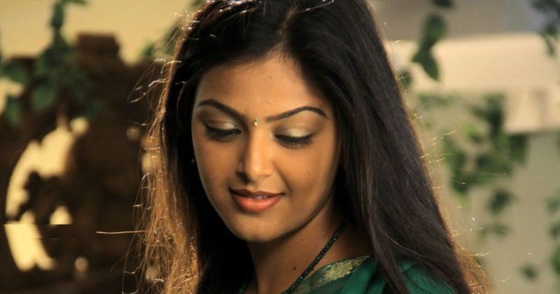 తండ్రి మరణం, చేతిలో రూ. 700, .. ఆ హీరోయిన్ గతం వింటే కంటనీరు రావాల్సిందే!!