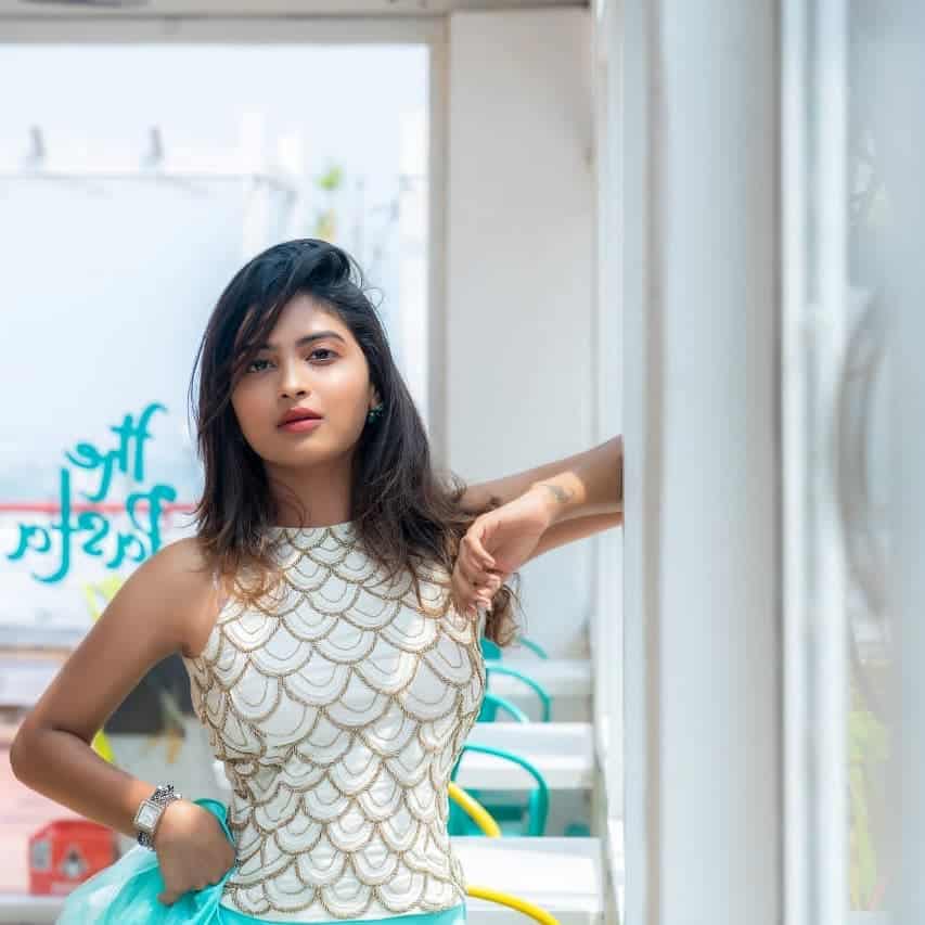 Dethadi Harika Photos Viral In Social Media