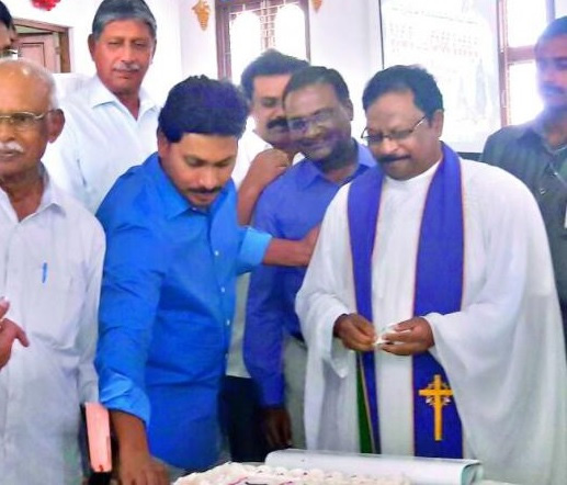 అతను జగన్ కి డై హార్డ్ ఫ్యాన్.. కానీ అడగకూడనిది అడిగాడు..!