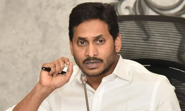 వైసీపీ నాయకులకు అర్జెంట్ ఆదేశాలు జారిచేసిన వైఎస్ జగన్..? తెగువ చూపిస్తాడనుకుంటే ఇలా చేశాడేంటి..
