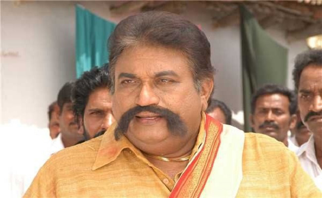 ఏ పాత్రనైనా అవలీలగా పండించగల విలక్షణ నటుడు జయప్రకాశ్ రెడ్డి..  ప్రేమించుకుందాం రా సినిమాతో కెరీర్ మలుపు