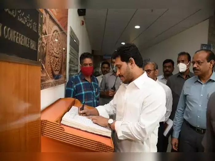 పేదింటి ఆడబిడ్డలకు బంగారం లాంటి వార్త చెప్పిన జగన్.. కనీసం 50 వేల సాయం