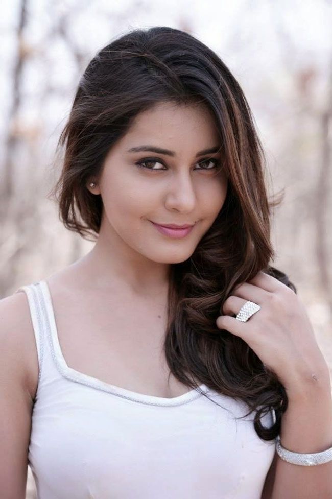 Raashi khanna amazing stills Raashi khanna amazing stills