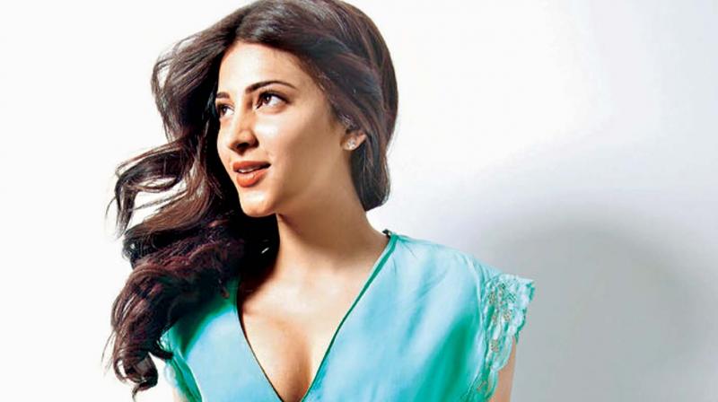 తన కెరీర్ ఎందుకు సర్వనాశనం అయ్యిందో బాధపడుతూ చెప్పిన శృతి హాసన్ !