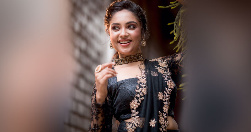Smruthi Venkat gorgeous images