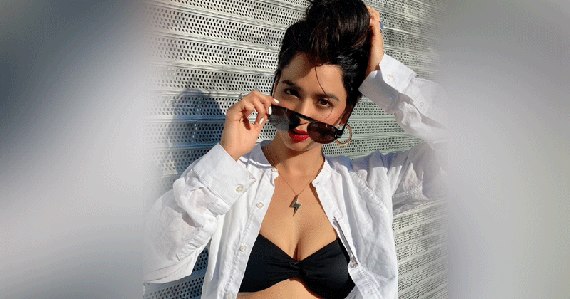 soundarya sharma awesome pics