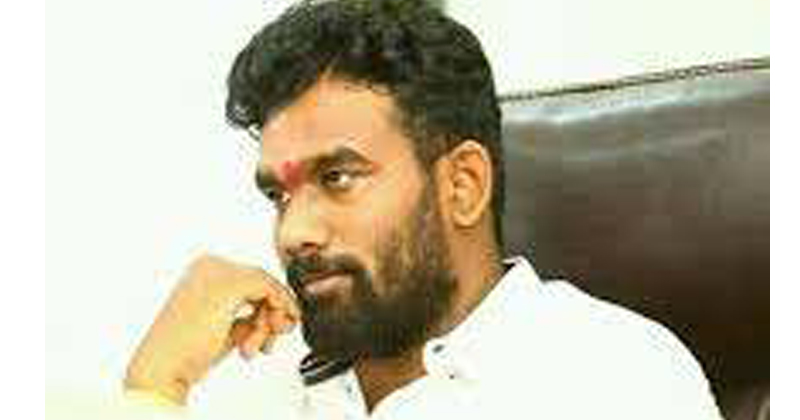 చాలా కాలం తర్వాత పంజా విప్పిన పరిటాల శ్రీరామ్.. ఉగ్రరూపంతో !!