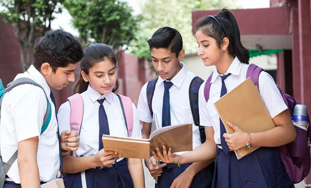 పదో తరగతి విద్యార్థులకు గుడ్ న్యూస్.. స్కూల్ కు వెళ్లకున్నా.. ఫైనల్ పరీక్షలు రాయొచ్చు.!