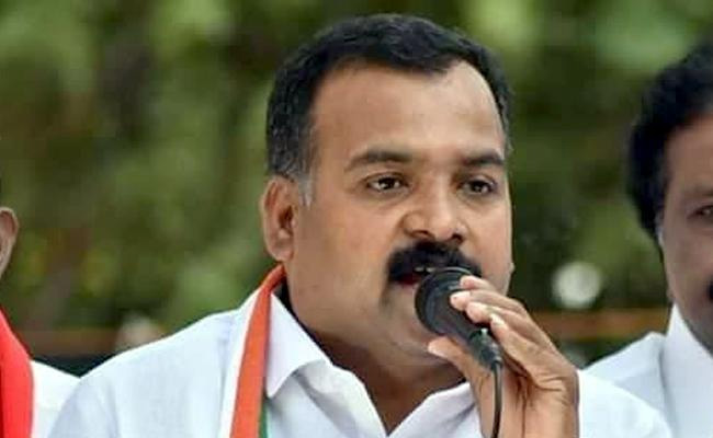 ‘కాంగ్రెస్ పార్టీ తెలంగాణ ఇస్తే.. కల్వకుంట్ల కుటుంబం మాత్రమే లాభపడింది’