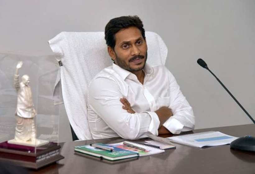 అనంతపురంలో వైఎస్ జగన్‌ను కాపాడగలిగింది ఈ తోపుగాడు ఒక్కడే.. ?