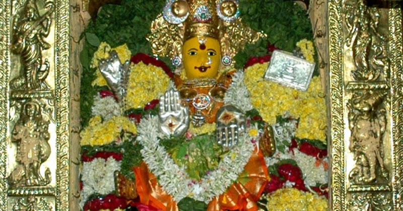 రెండో రోజు బాలాగా దుర్గాదేవి !