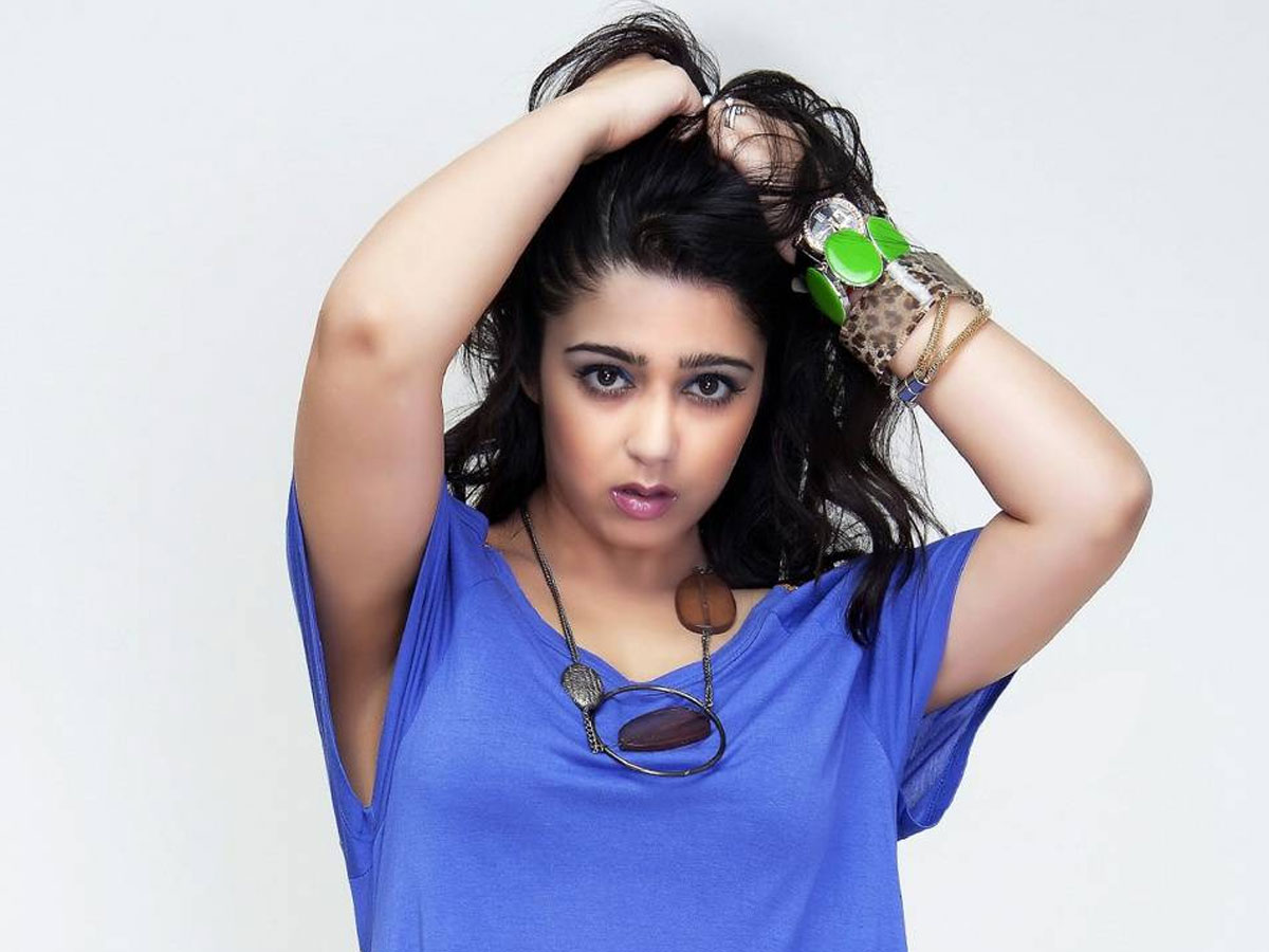 పూరి జ‌గ‌న్నాథ్‌ డైరెక్షన్ లో ఛార్మి ” లేడీ ఓరియెంటెడ్ “..?