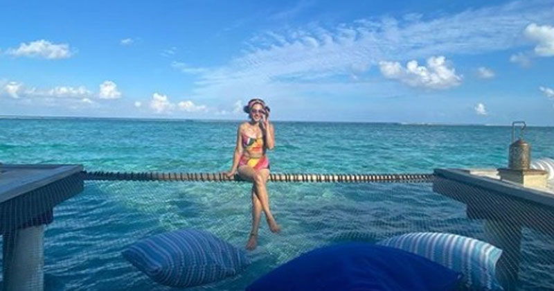 మాల్దీవుల్లో మంట పెడుతోంది.. బికినీలో తాప్సీ రచ్చ!!