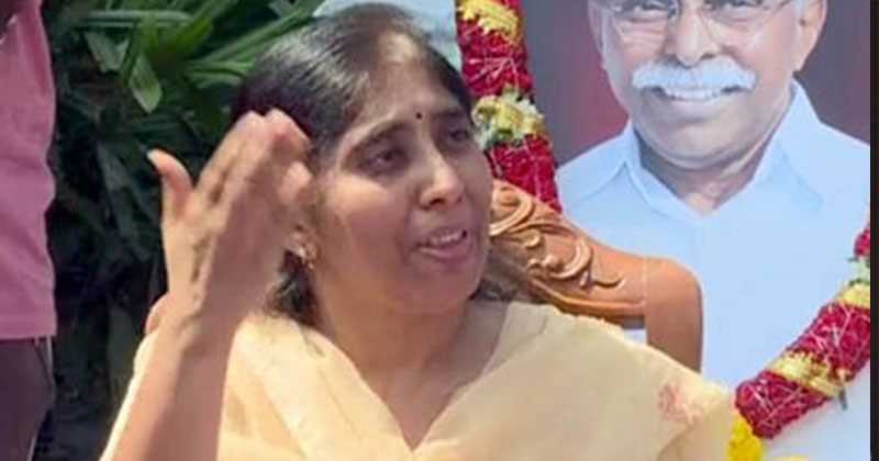 జగన్ చెల్లెలు ఆ ఫైల్స్ పట్టుకుని కడప గడప దాటితే ఇంకేమన్నా ఉందా.. పరువు పోదూ !?