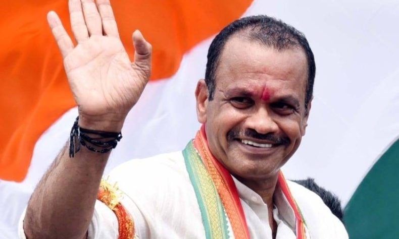 కోమటిరెడ్డి: లక్షల కోట్లు దోచుకోవటానికే “LRS”… ఫార్మా సిటీ పెద్ద స్కాం