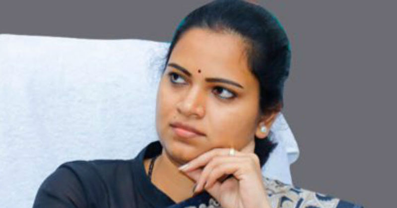 మరీ ఇంత మంచివాడివి  ఏమిటయ్యా.. తలపట్టుకుంటున్న విడదల రజినీ !?