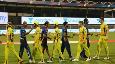 ఐపీఎల్-2020: ముంబై చేతిలో దారుణమైన ఓటమి… చెన్నై ప్లే ఆఫ్స్ ఆశలు పాయె …