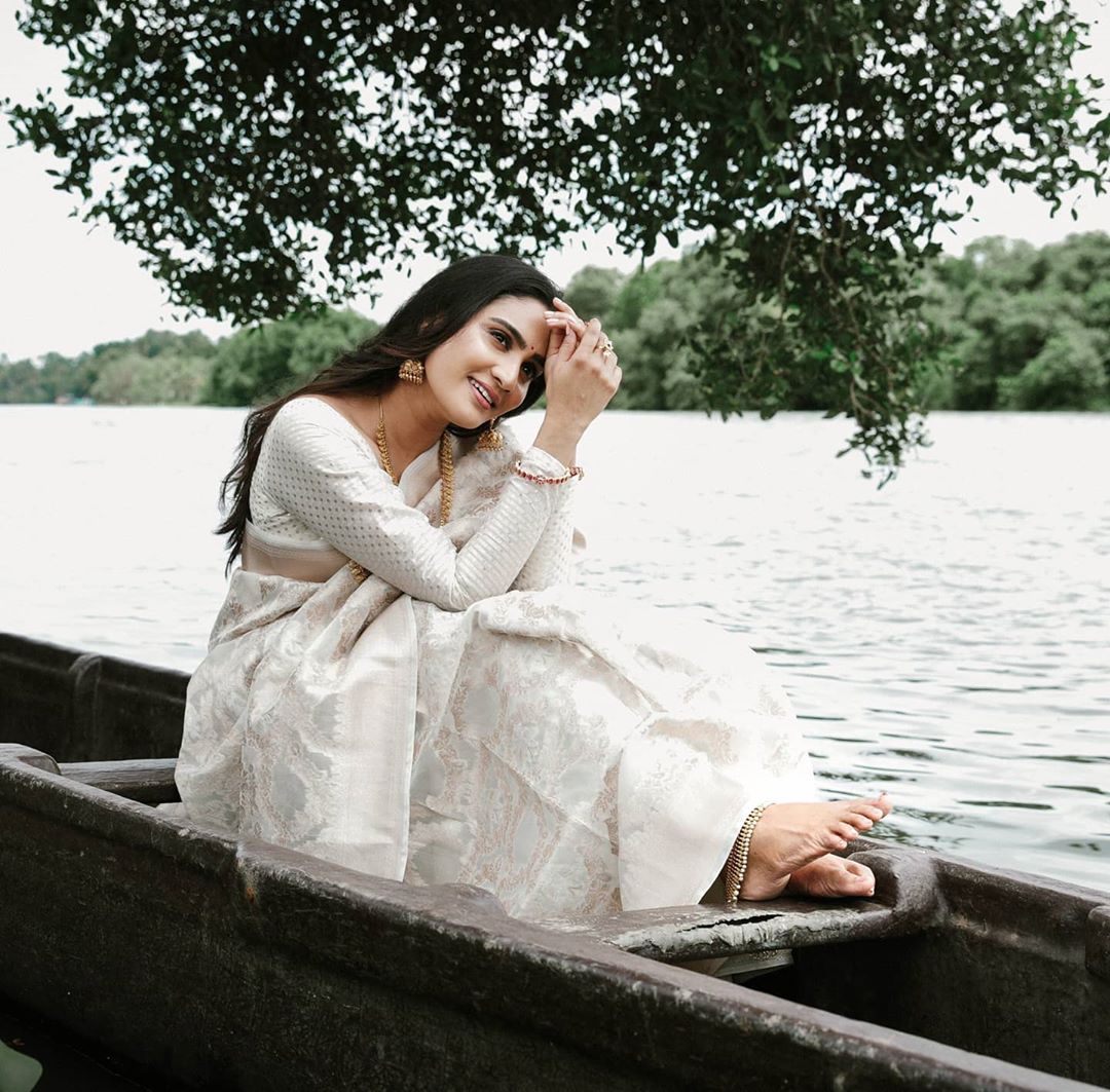 Aditi Ravi Beautiful Images